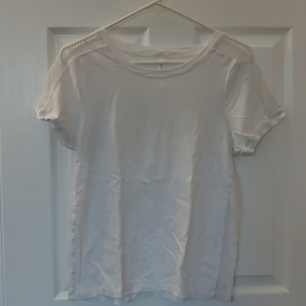 Fabletics tee